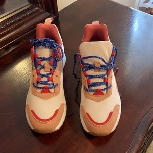 Zara sneakers with contrasting 7.5 USA
